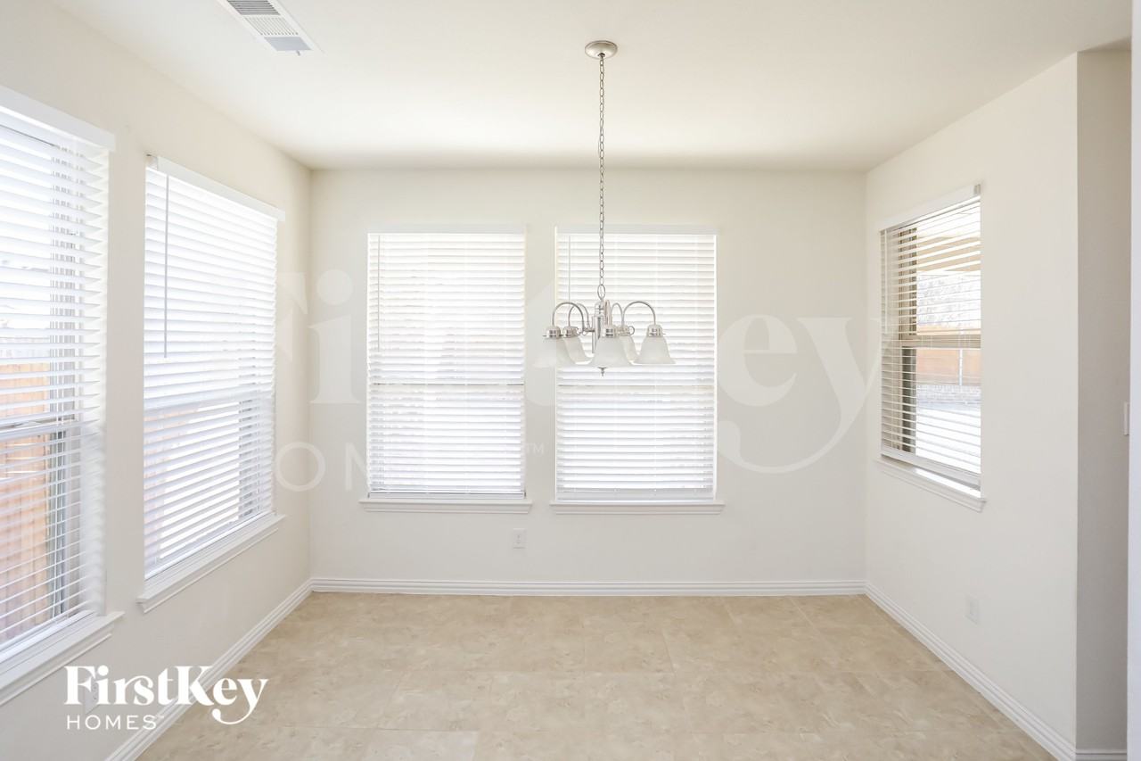 1014 Longhill Way - Photo 5 of 15