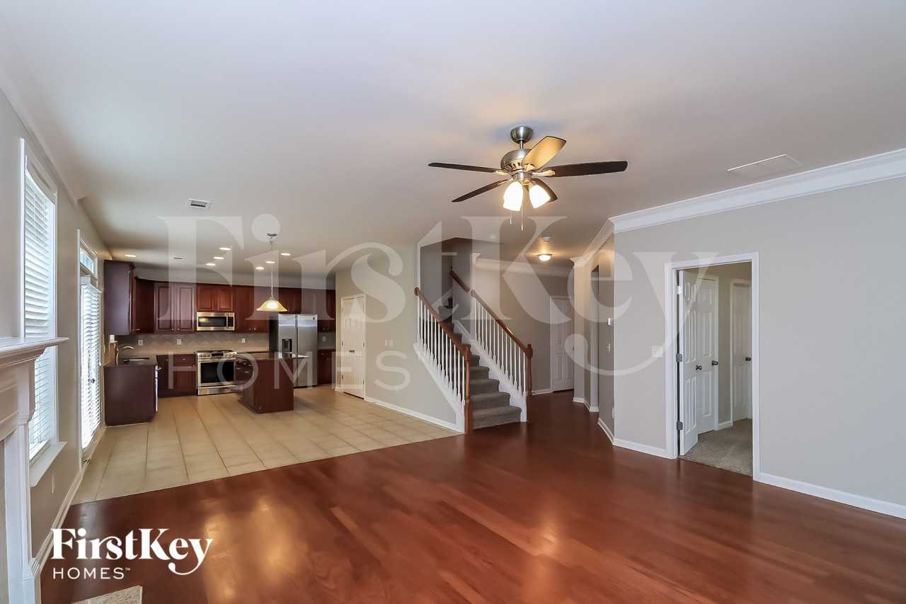 3630 Drayton Manor Run - Photo 2 of 15