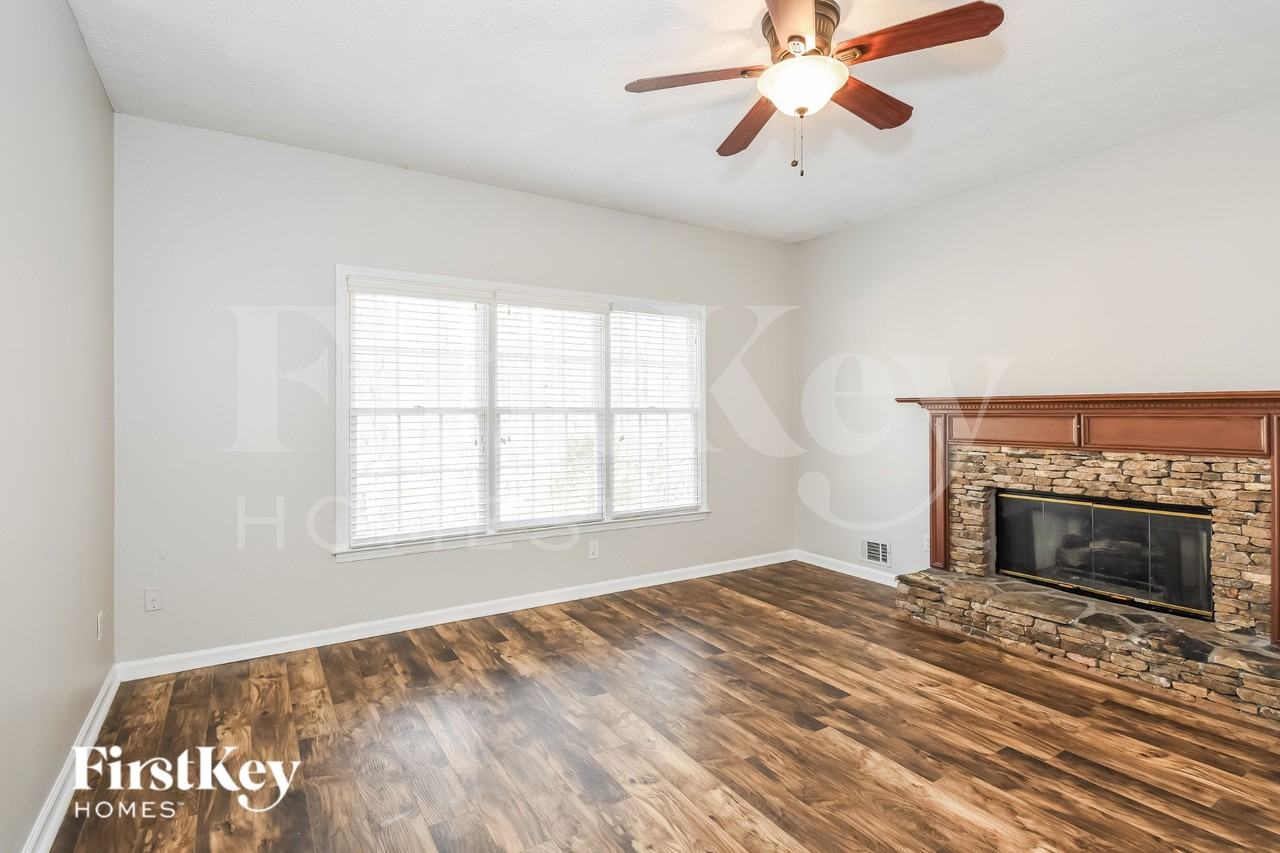 7285 Wyngate Dr - Photo 2 of 19