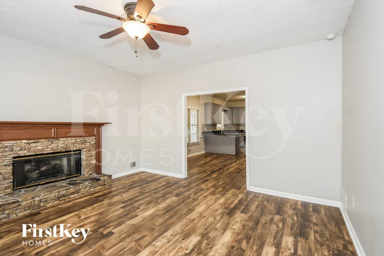 7285 Wyngate Dr - Photo 4 of 19