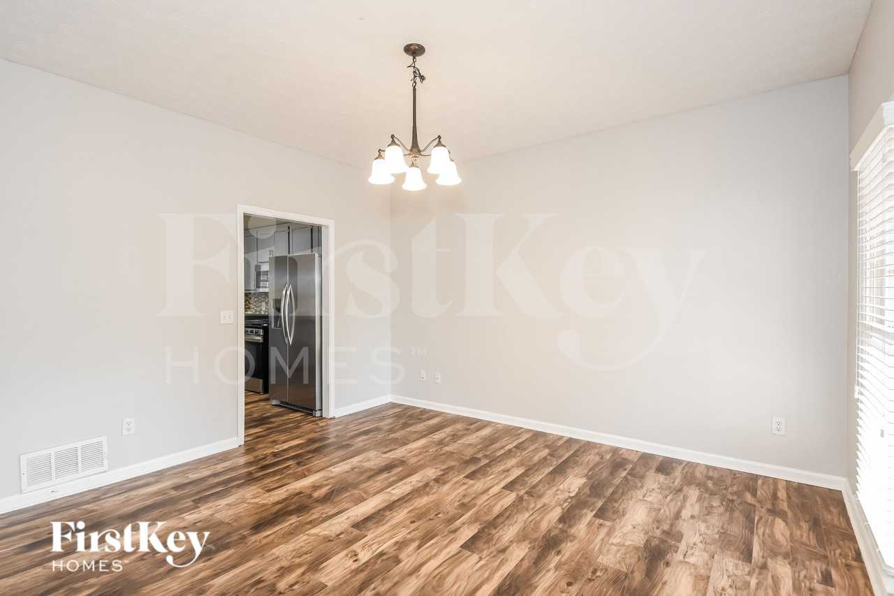 7285 Wyngate Dr - Photo 6 of 19