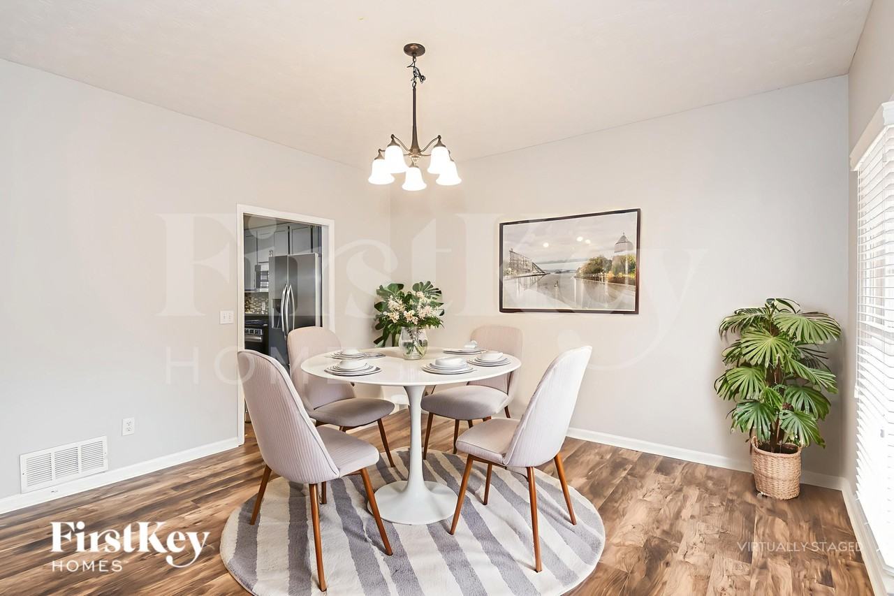 7285 Wyngate Dr - Photo 7 of 19