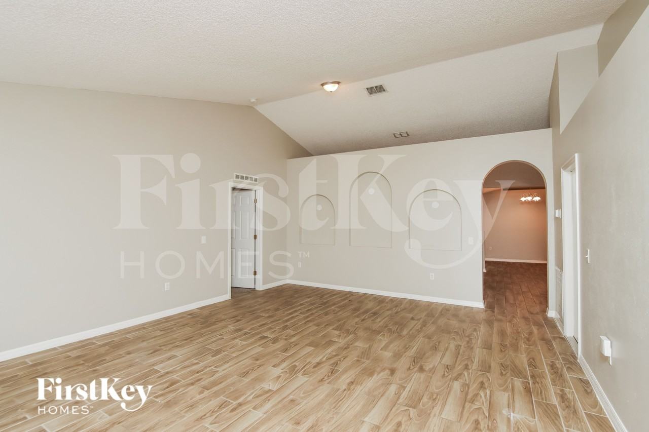 544 Gagnon St Se - Photo 4 of 15