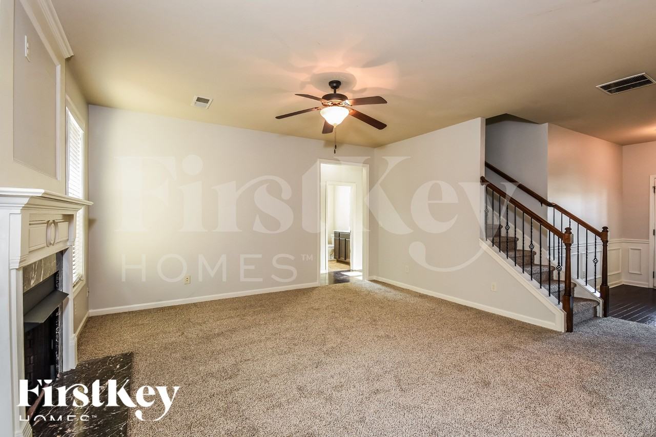 4868 Maple Glen Dr - Photo 2 of 19