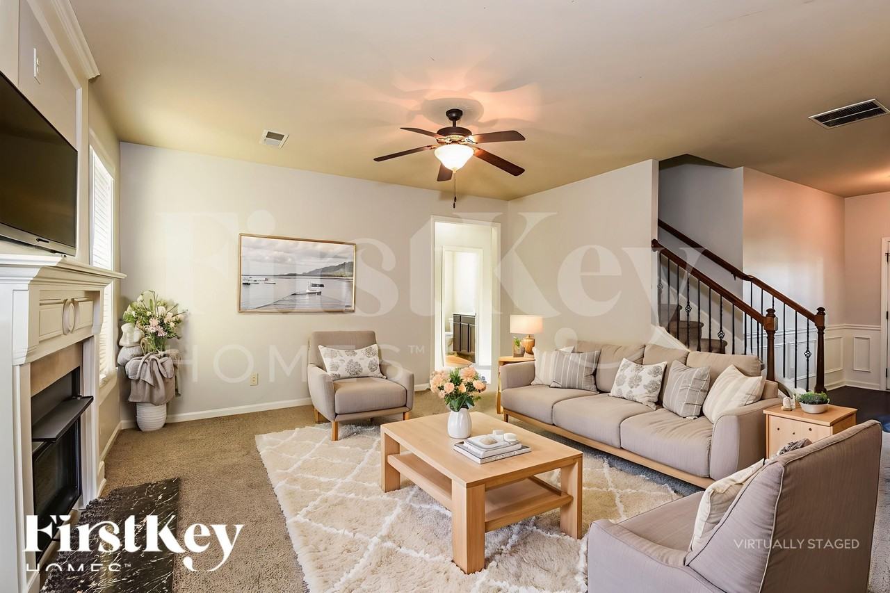 4868 Maple Glen Dr - Photo 3 of 19