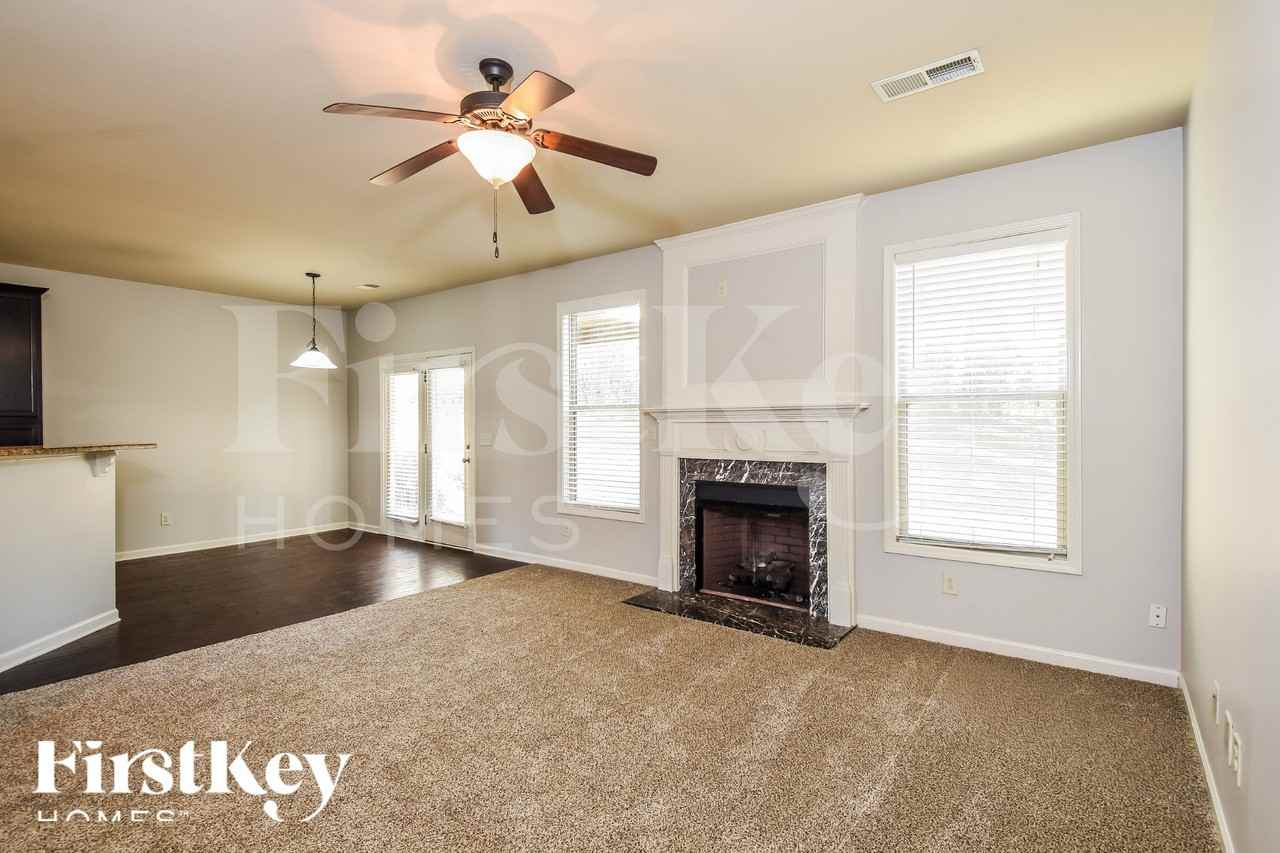 4868 Maple Glen Dr - Photo 4 of 19