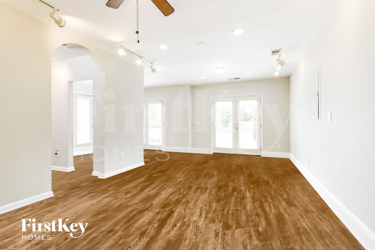 120 Ellington Dr - Photo 7 of 15