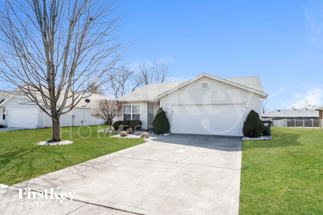 421 Martin Ave - Photo 2 of 15