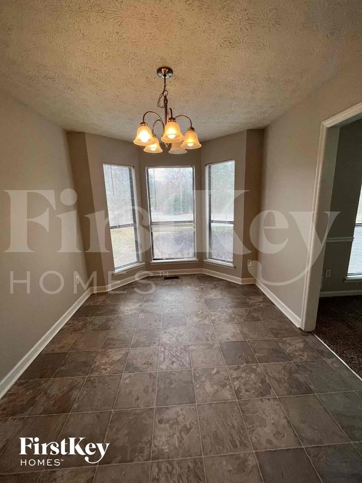 4192 Tyler Ct - Photo 4 of 10