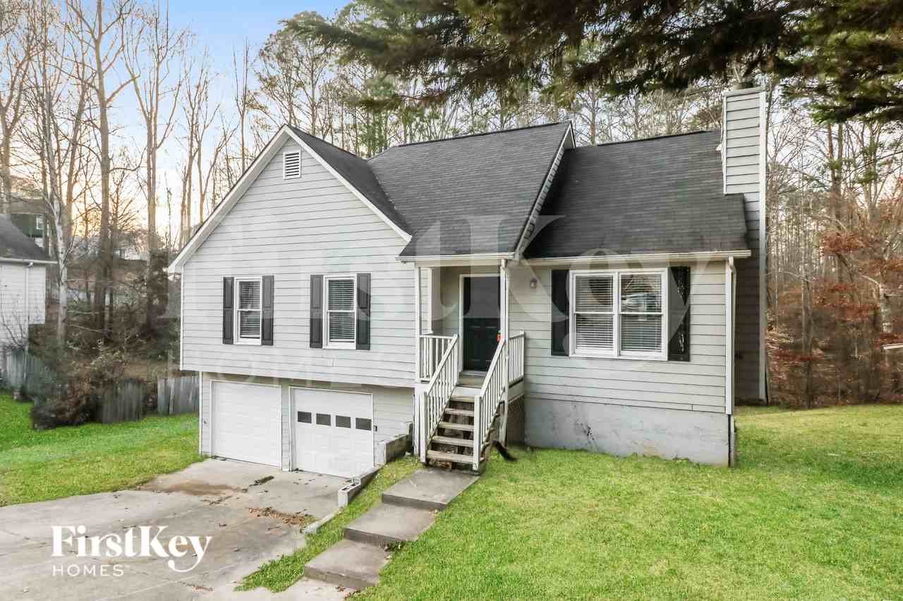 325 Arapaho Dr Se - Photo 2 of 19