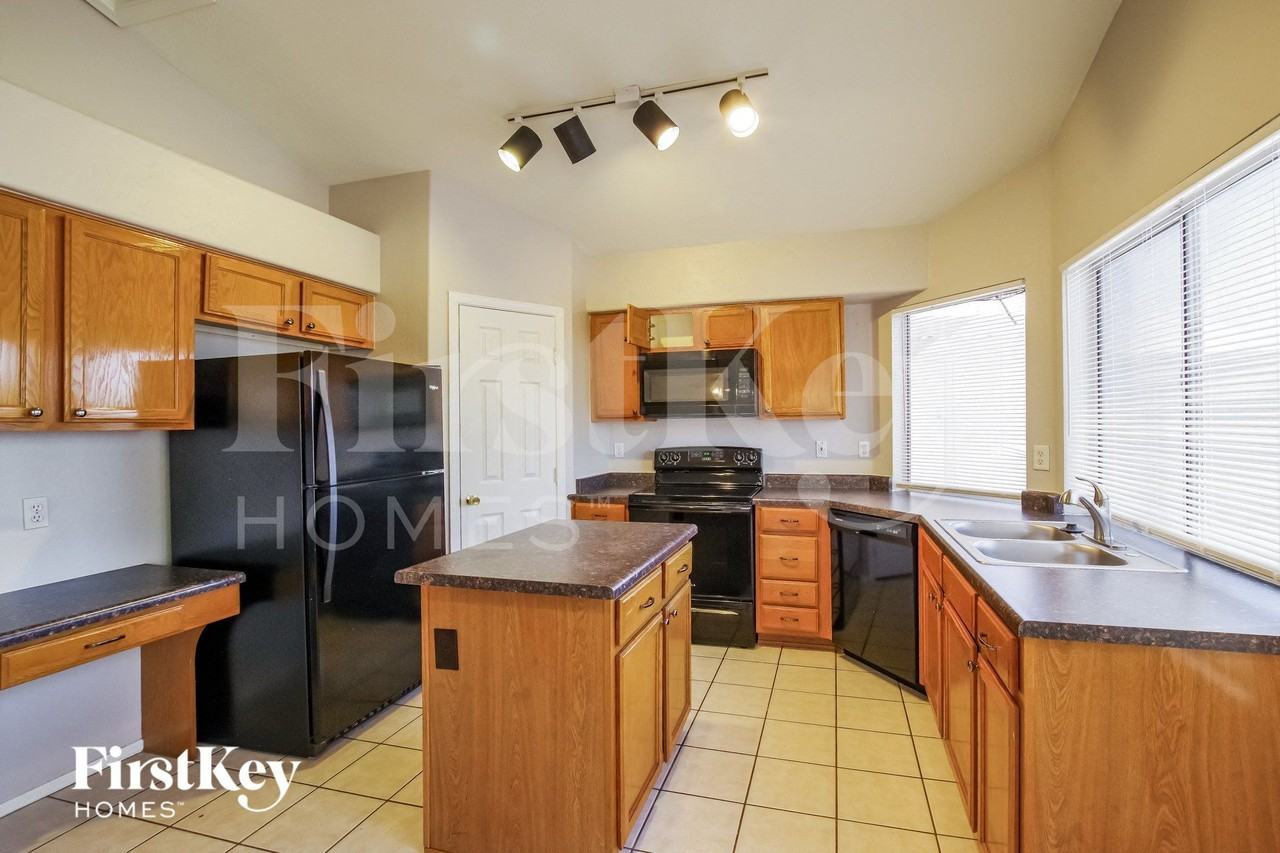 8765 W Christopher Michael Ln - Photo 5 of 15