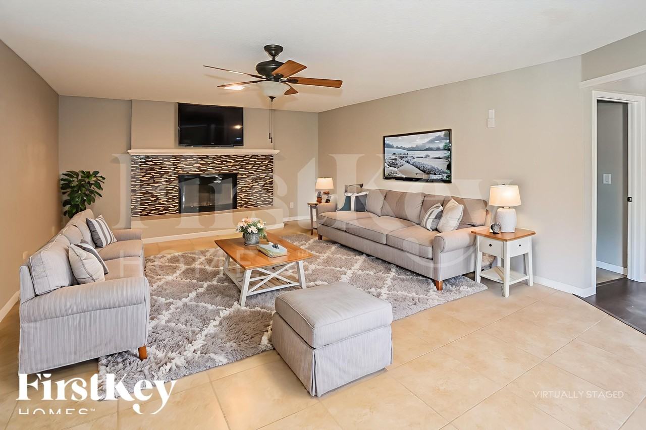 8427 N 47th Dr - Photo 3 of 18