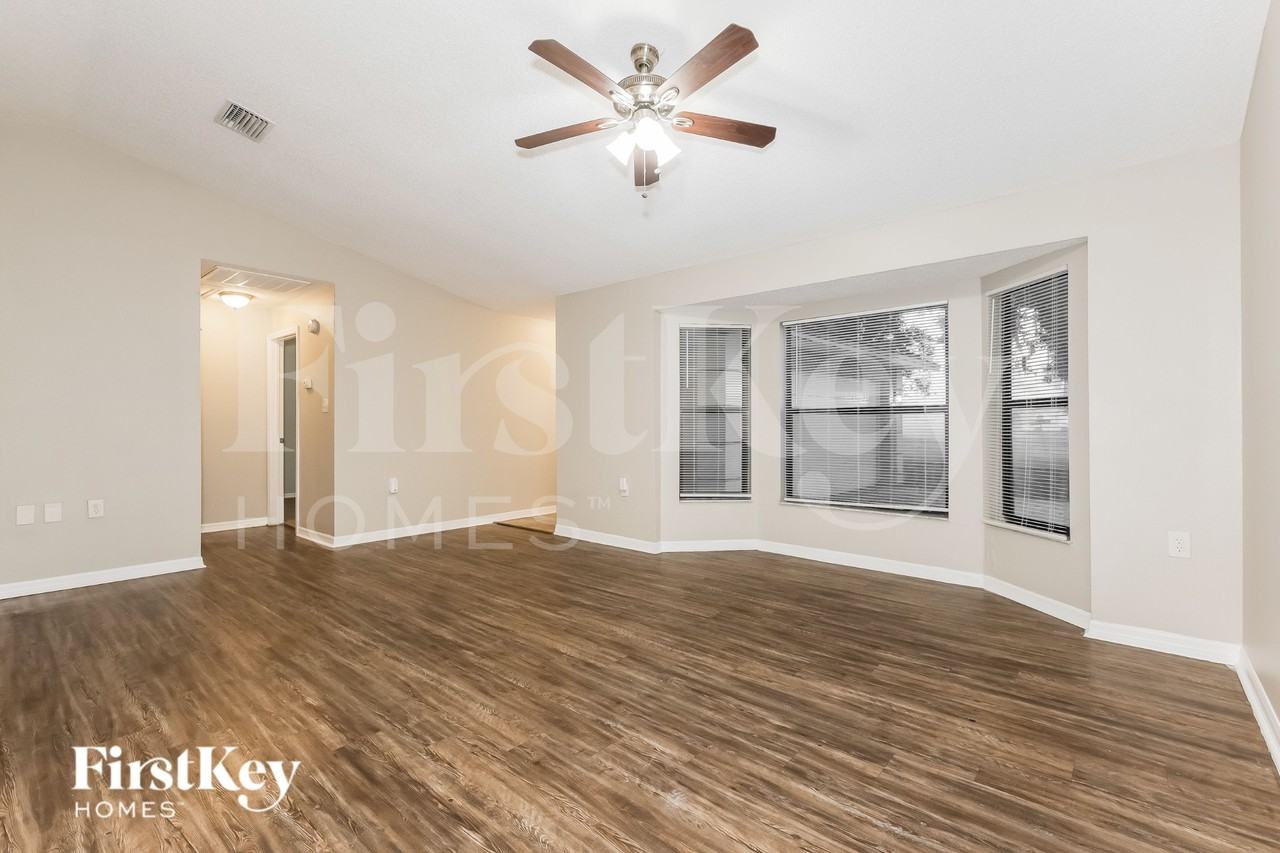 7989 Sioux Ln - Photo 4 of 19