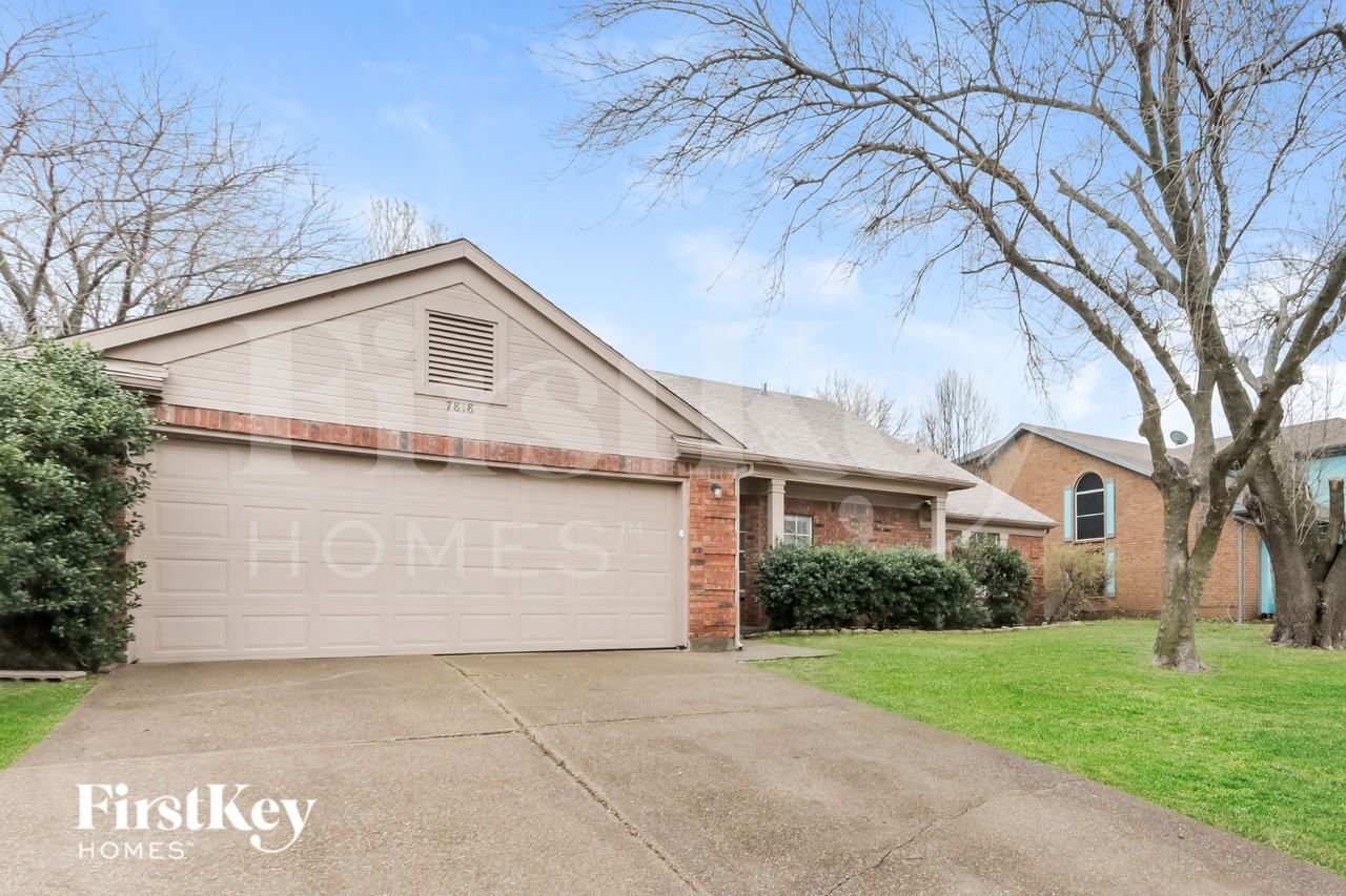 7818 Bordeaux Ln - Photo 2 of 15