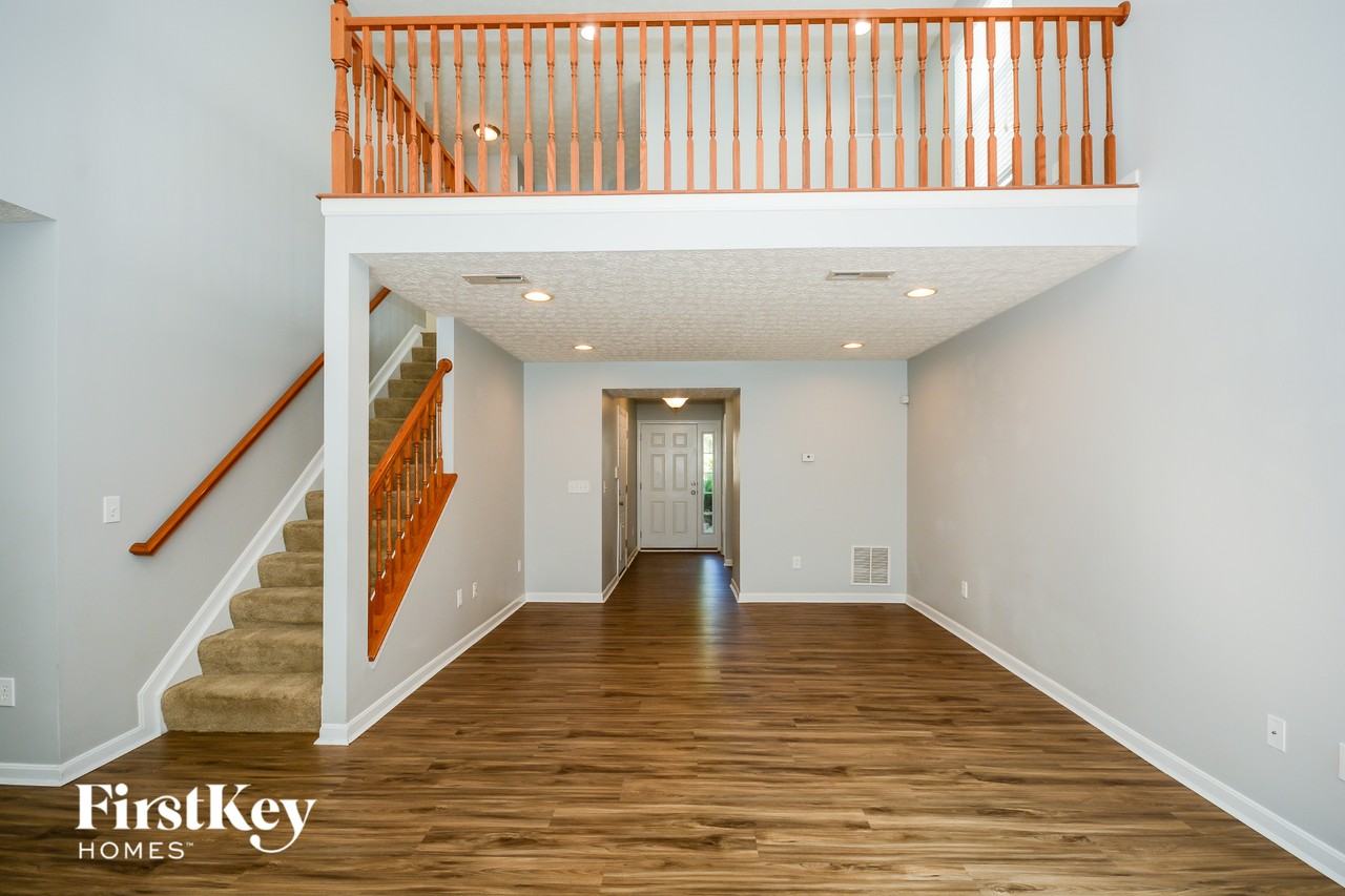 6063 Marsh Cir - Photo 3 of 15