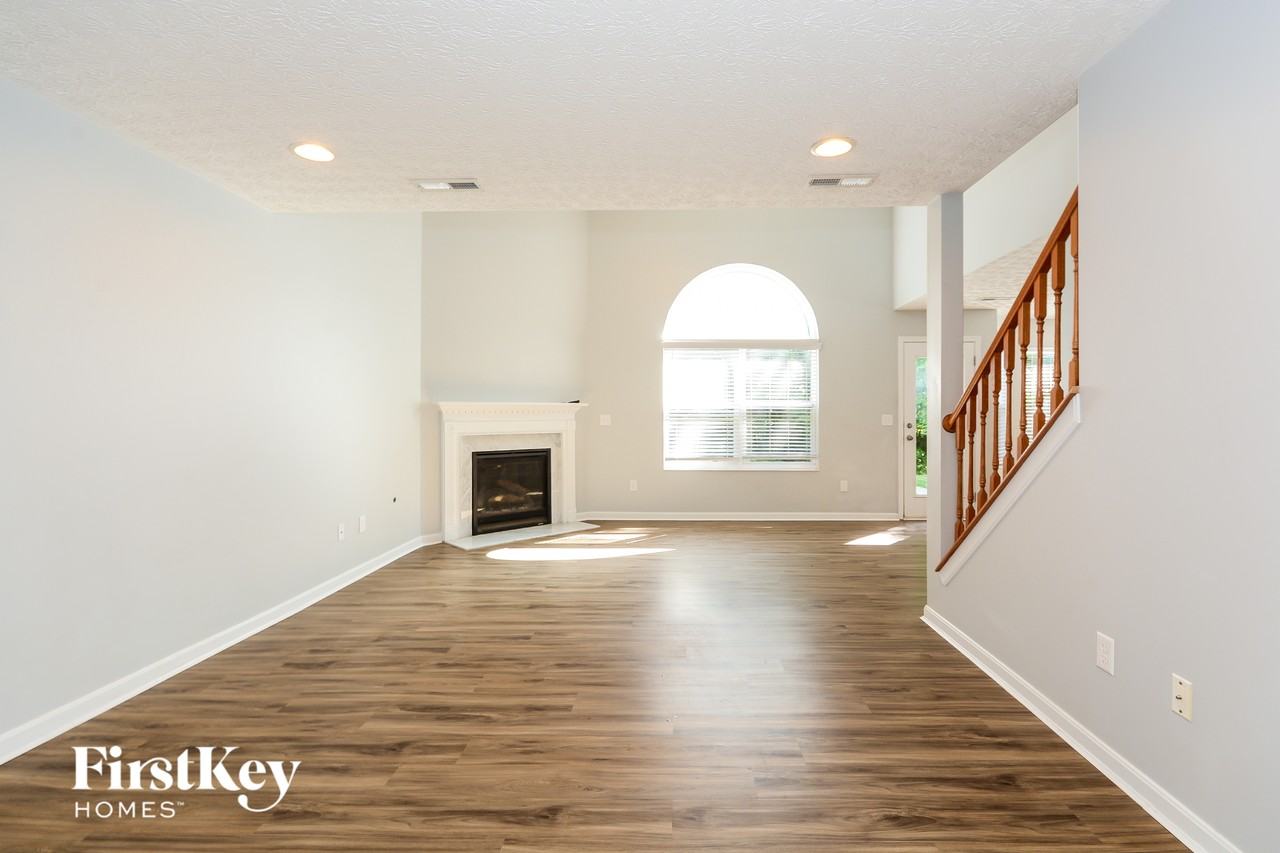 6063 Marsh Cir - Photo 4 of 15