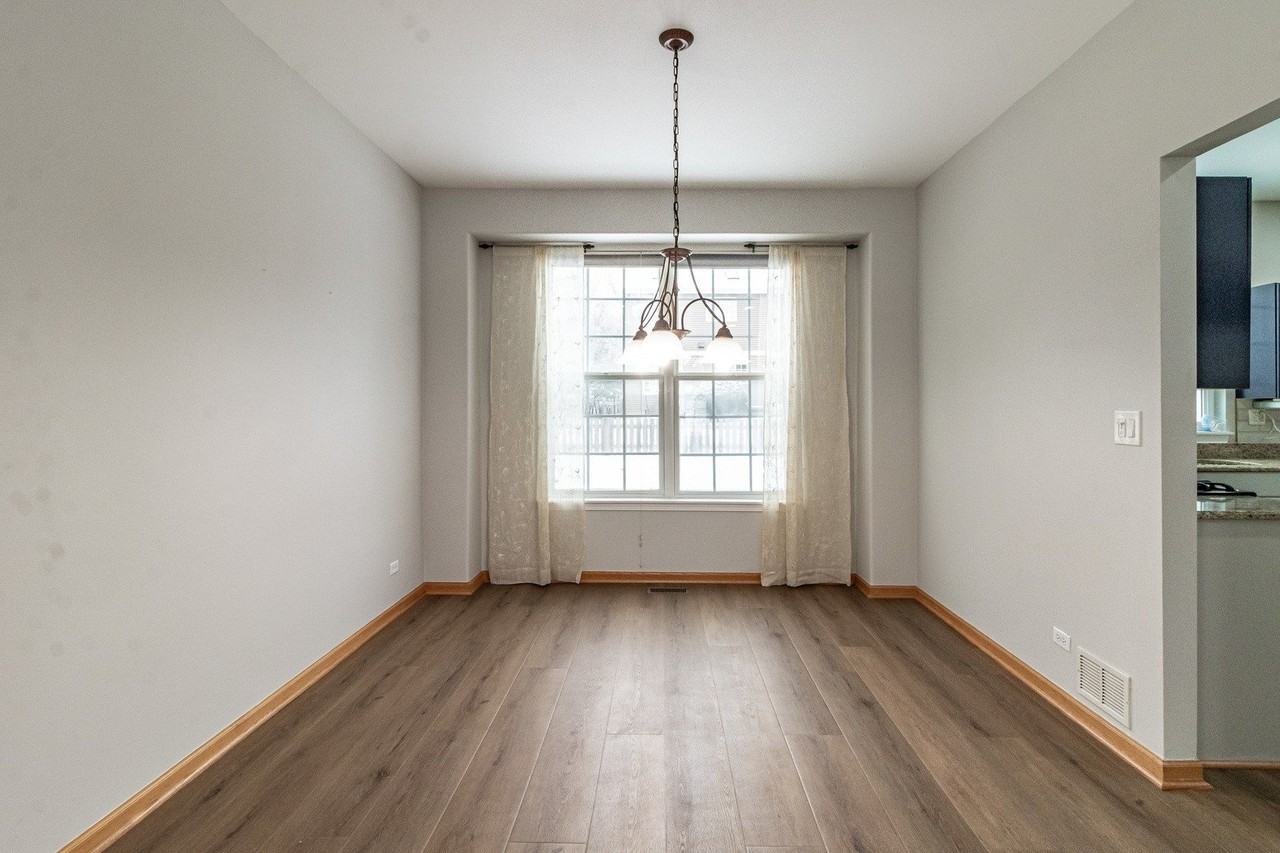 276 Pembrook Ln - Photo 7 of 33