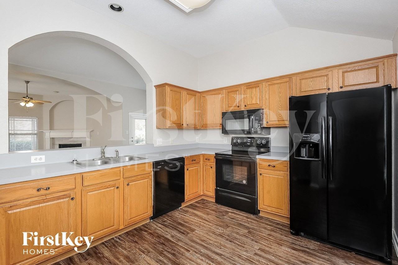 2508 Esquire Dr - Photo 7 of 14