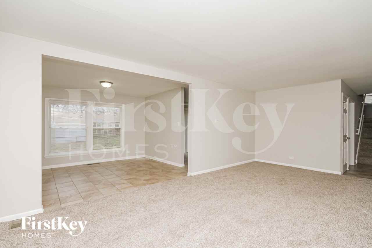 17621 Grandview Dr - Photo 5 of 19