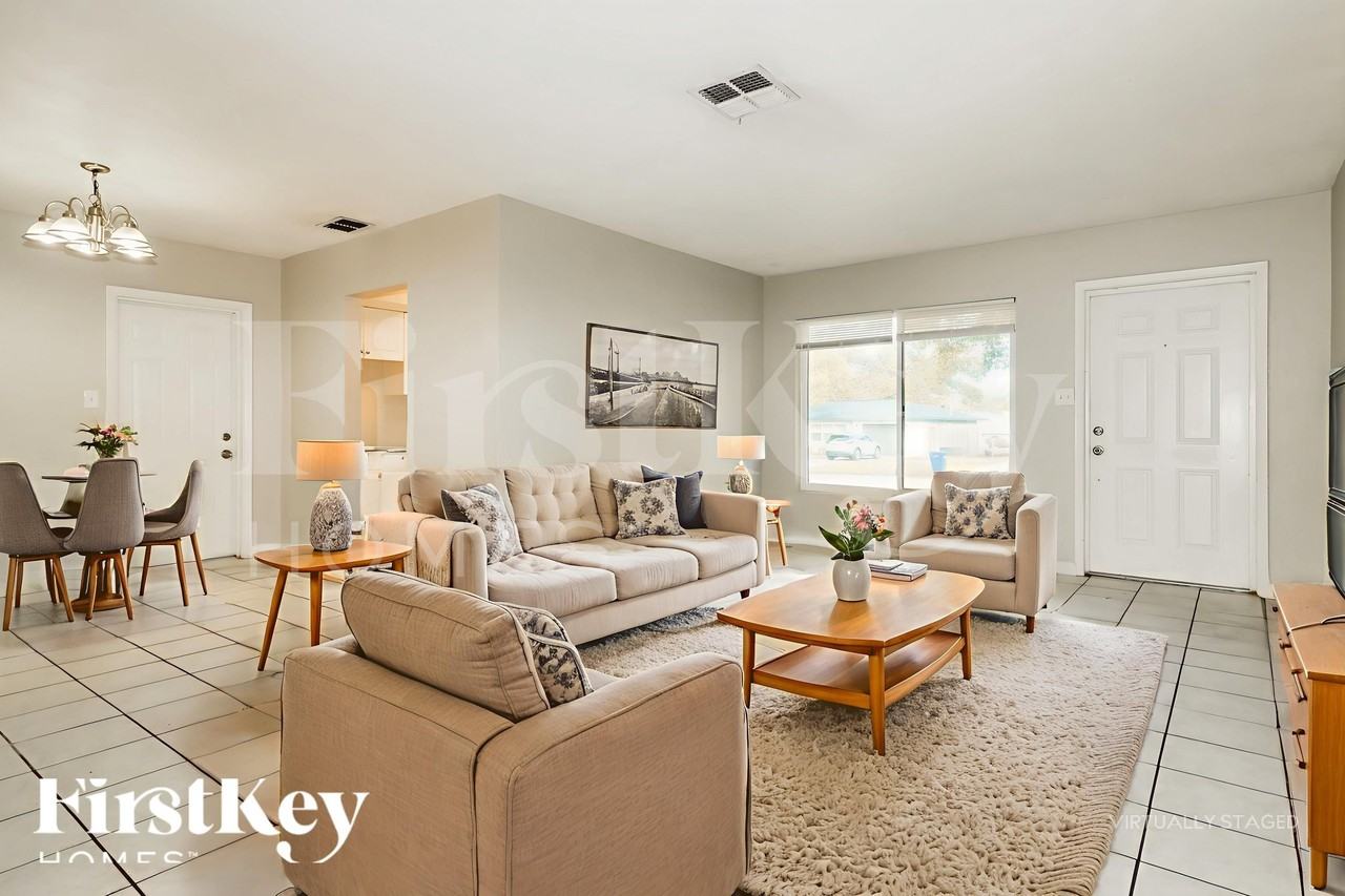 1429 Satsuma St - Photo 4 of 19