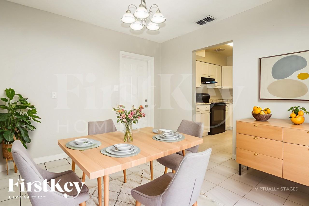 1429 Satsuma St - Photo 7 of 19