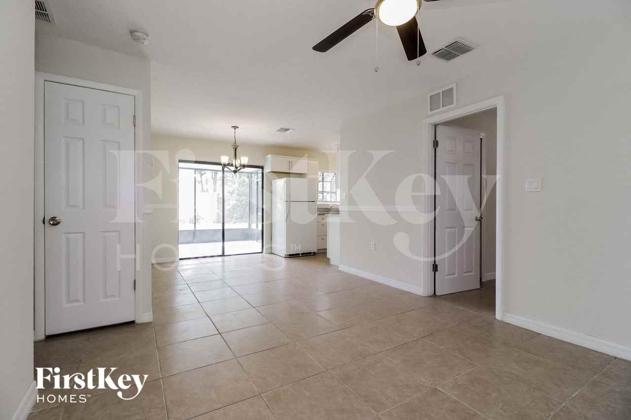 1312 Prairie Ln - Photo 2 of 15