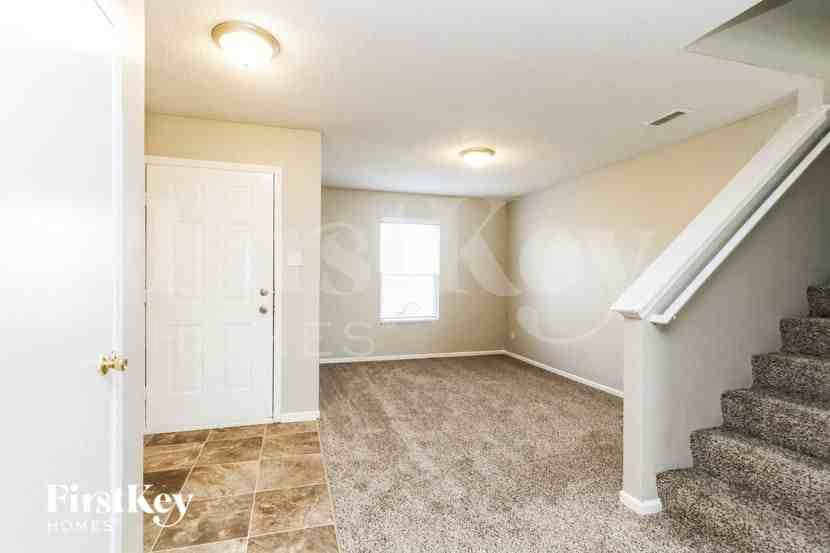 11428 Cuyahoga Dr - Photo 2 of 15