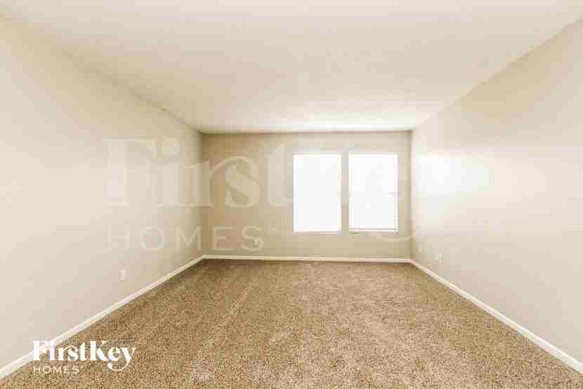 11428 Cuyahoga Dr - Photo 3 of 15