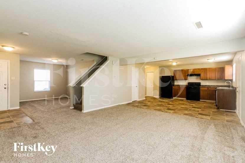 11428 Cuyahoga Dr - Photo 5 of 15