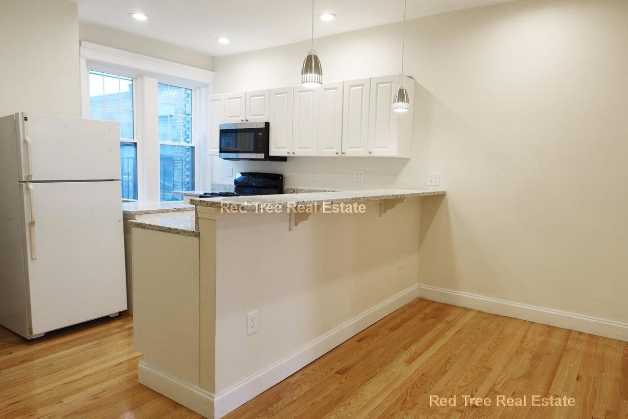 1872 Commonwealth Ave #14 - Photo 2 of 10