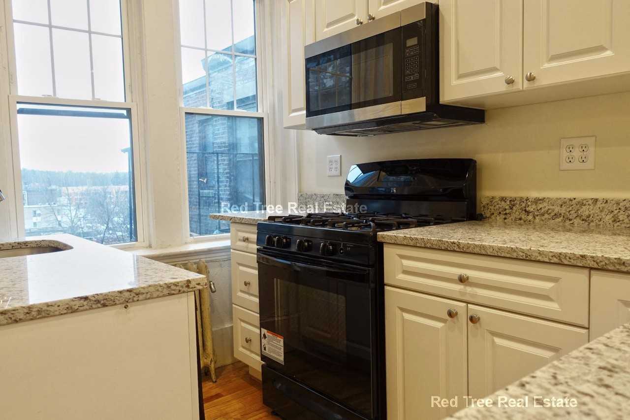 1872 Commonwealth Ave #14 - Photo 3 of 10