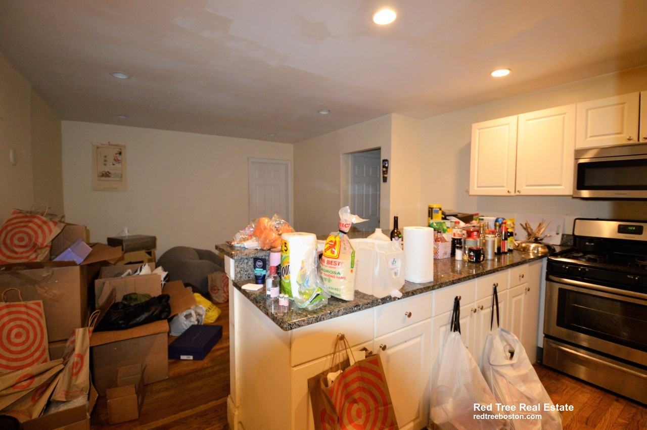 324 Saint Paul St #4 - Photo 3 of 9