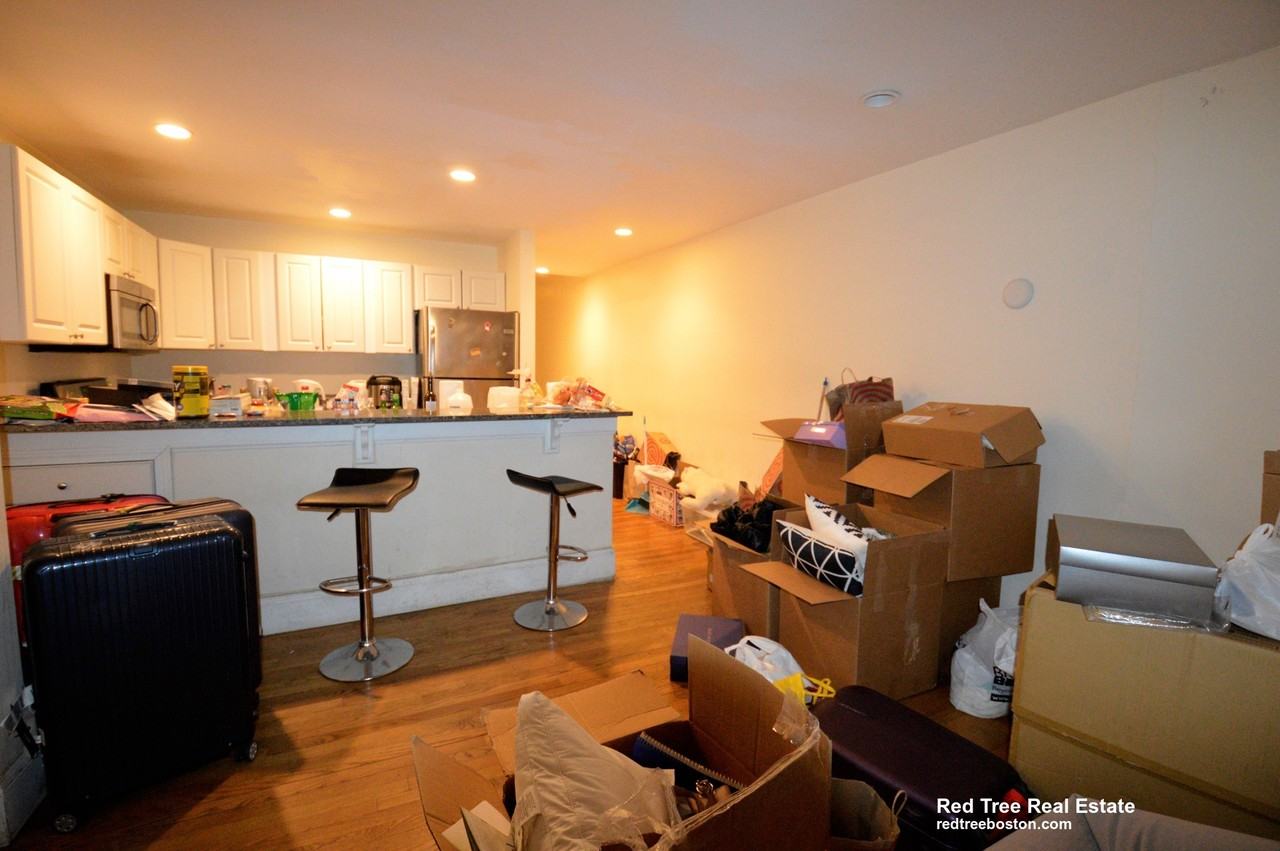 324 Saint Paul St #4 - Photo 4 of 9