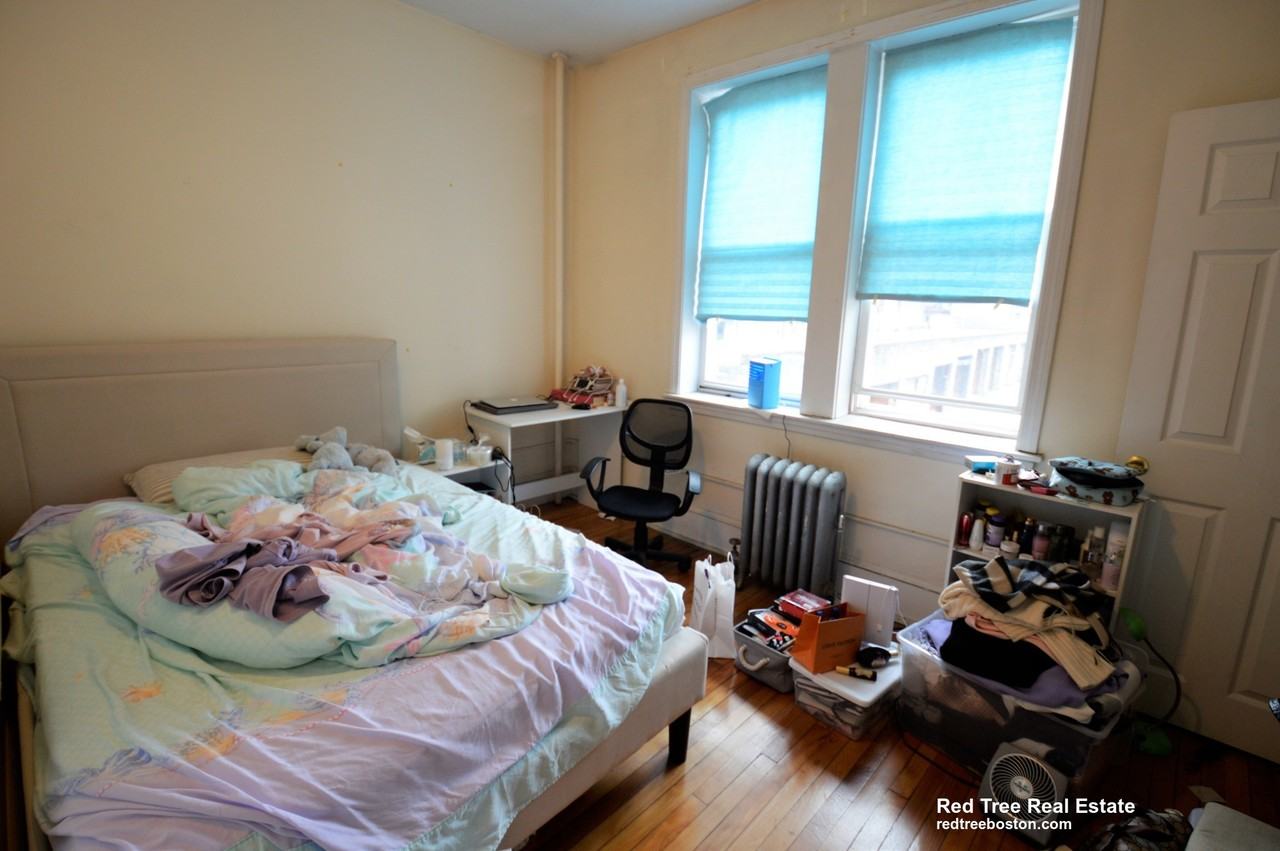 324 Saint Paul St #4 - Photo 5 of 9