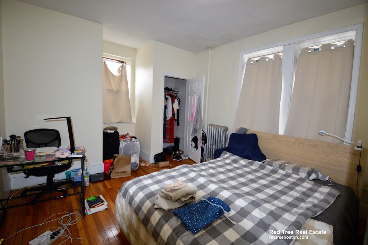 324 Saint Paul St #4 - Photo 6 of 9