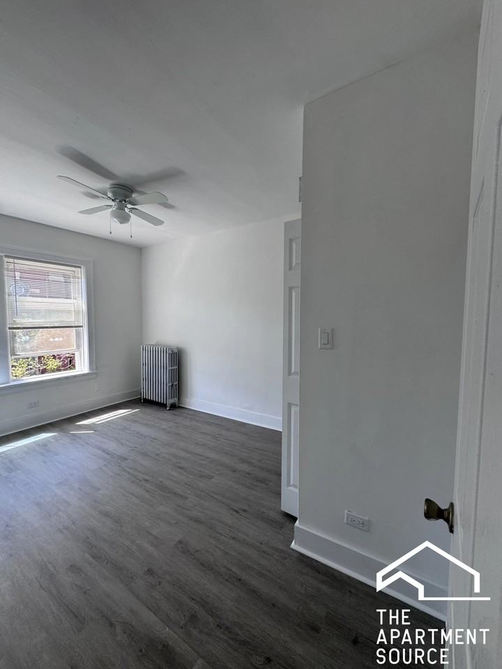 6951 N Paulina St #3 - Photo 6 of 6