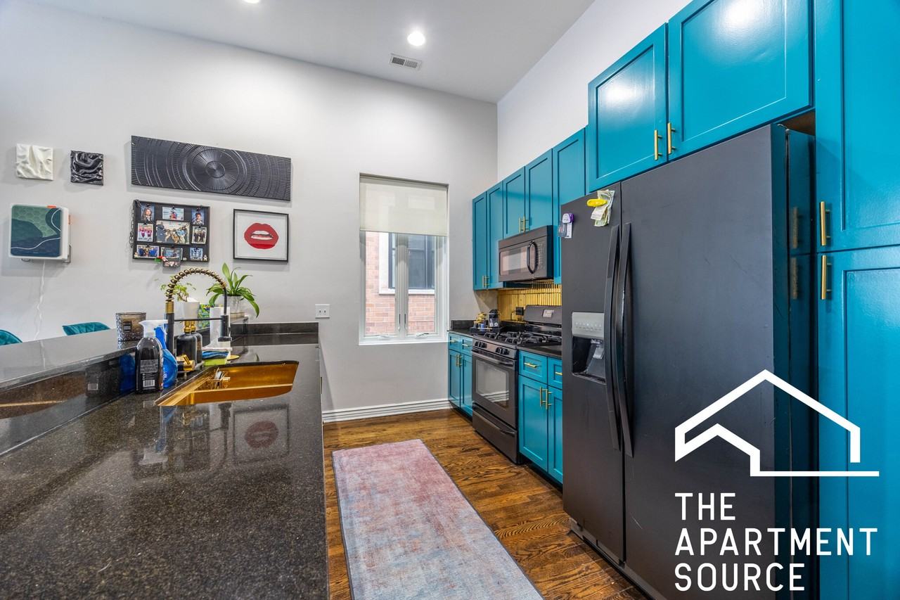 2409 W Catalpa Ave #408 - Photo 6 of 25