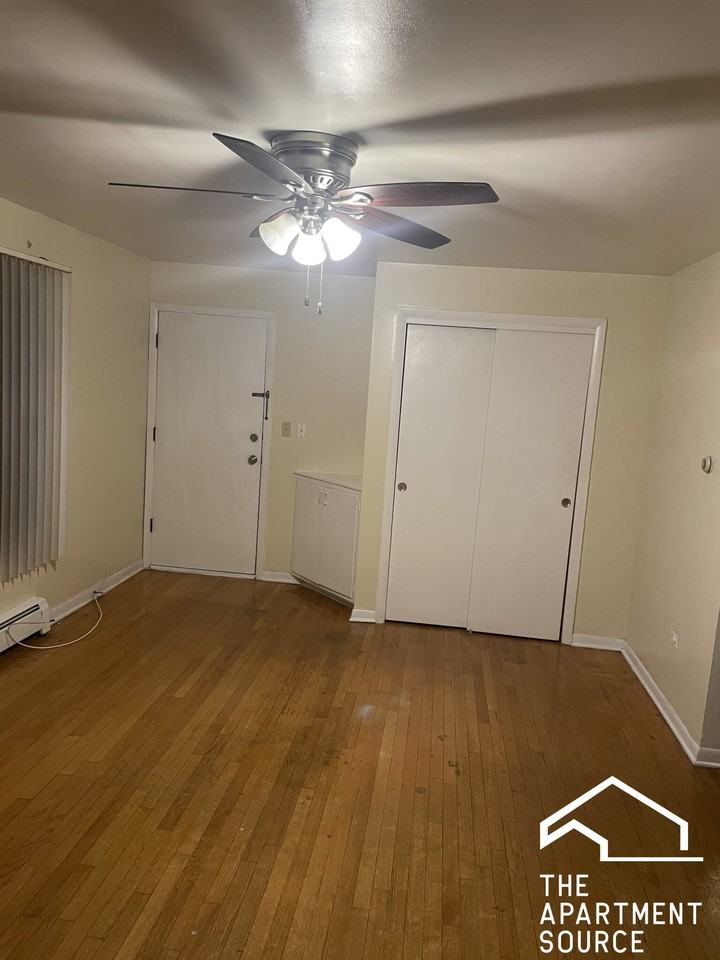 7528 N Claremont Ave #1 - Photo 4 of 7