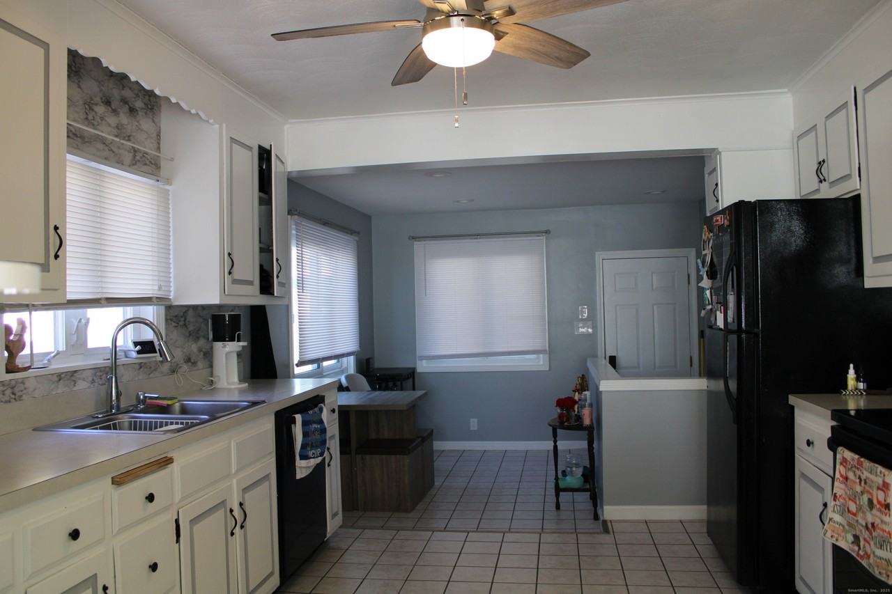 20 Westchester Dr - Photo 5 of 21