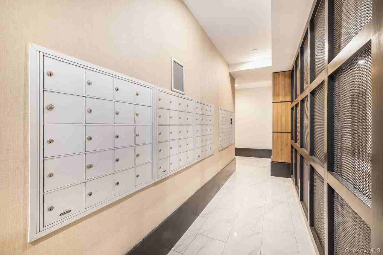 300 Mamaroneck Ave - Photo 4 of 17