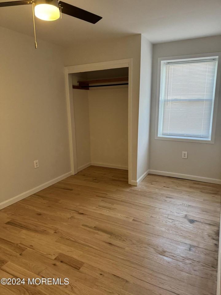 198 Main St - Photo 5 of 7