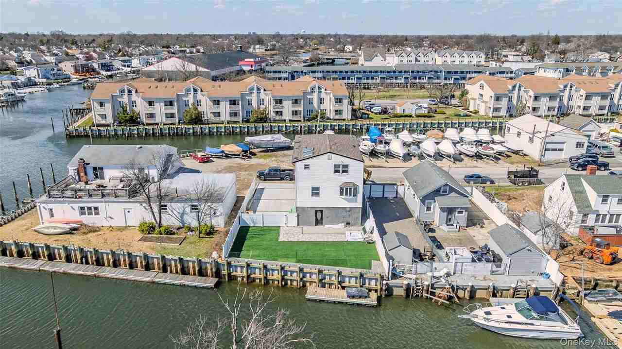 33 Dock Dr - Photo 2 of 44