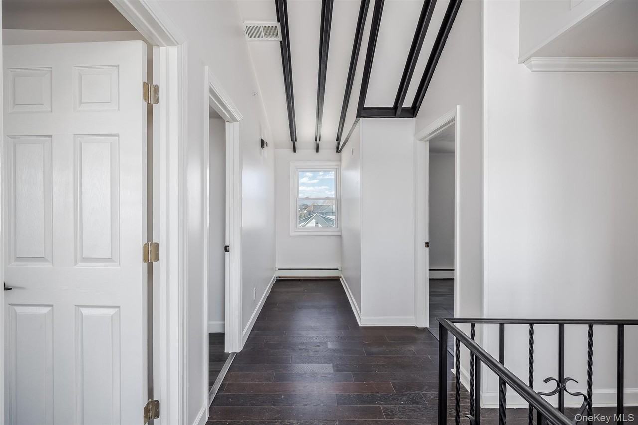 33 Dock Dr - Photo 3 of 44