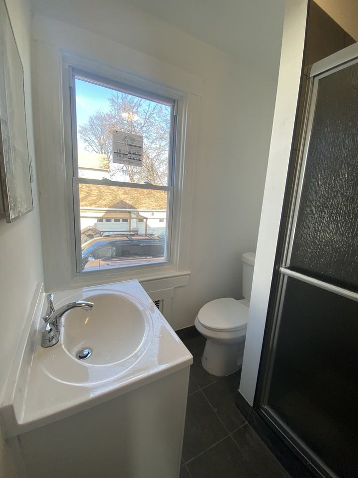 168 Main St - Photo 6 of 7