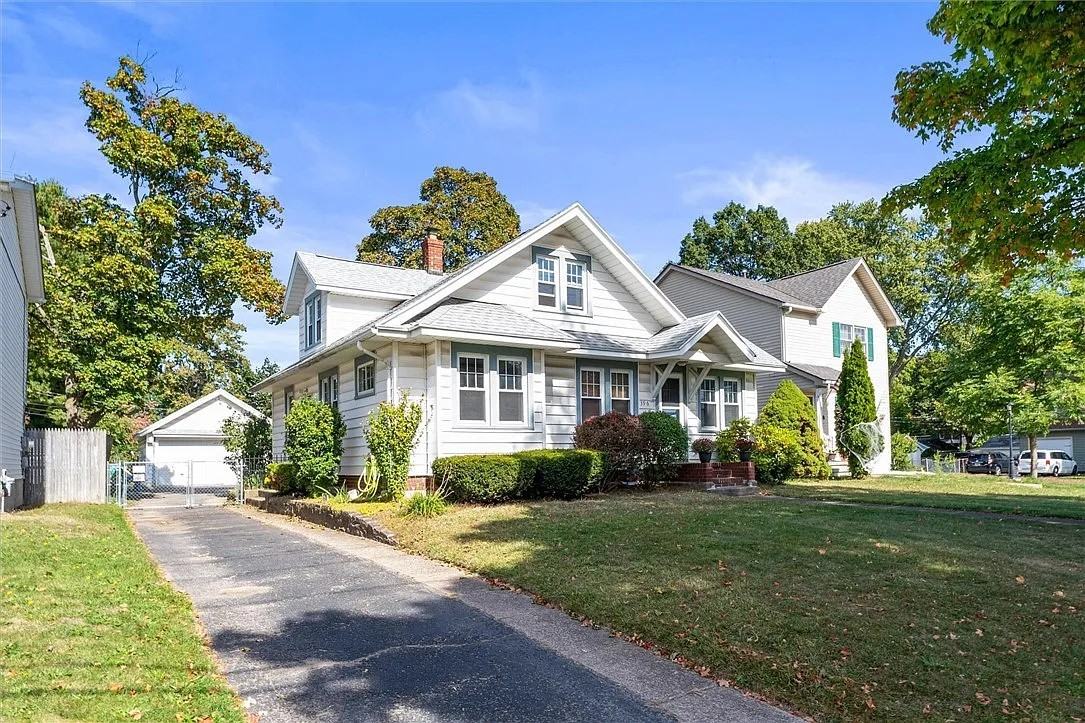 396 Stonewood Ave - Photo 3 of 3