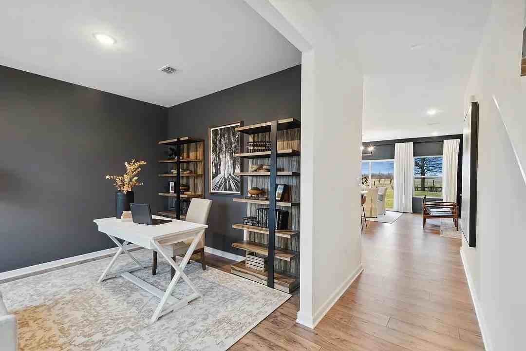 132 Reformation Dr - Photo 2 of 25