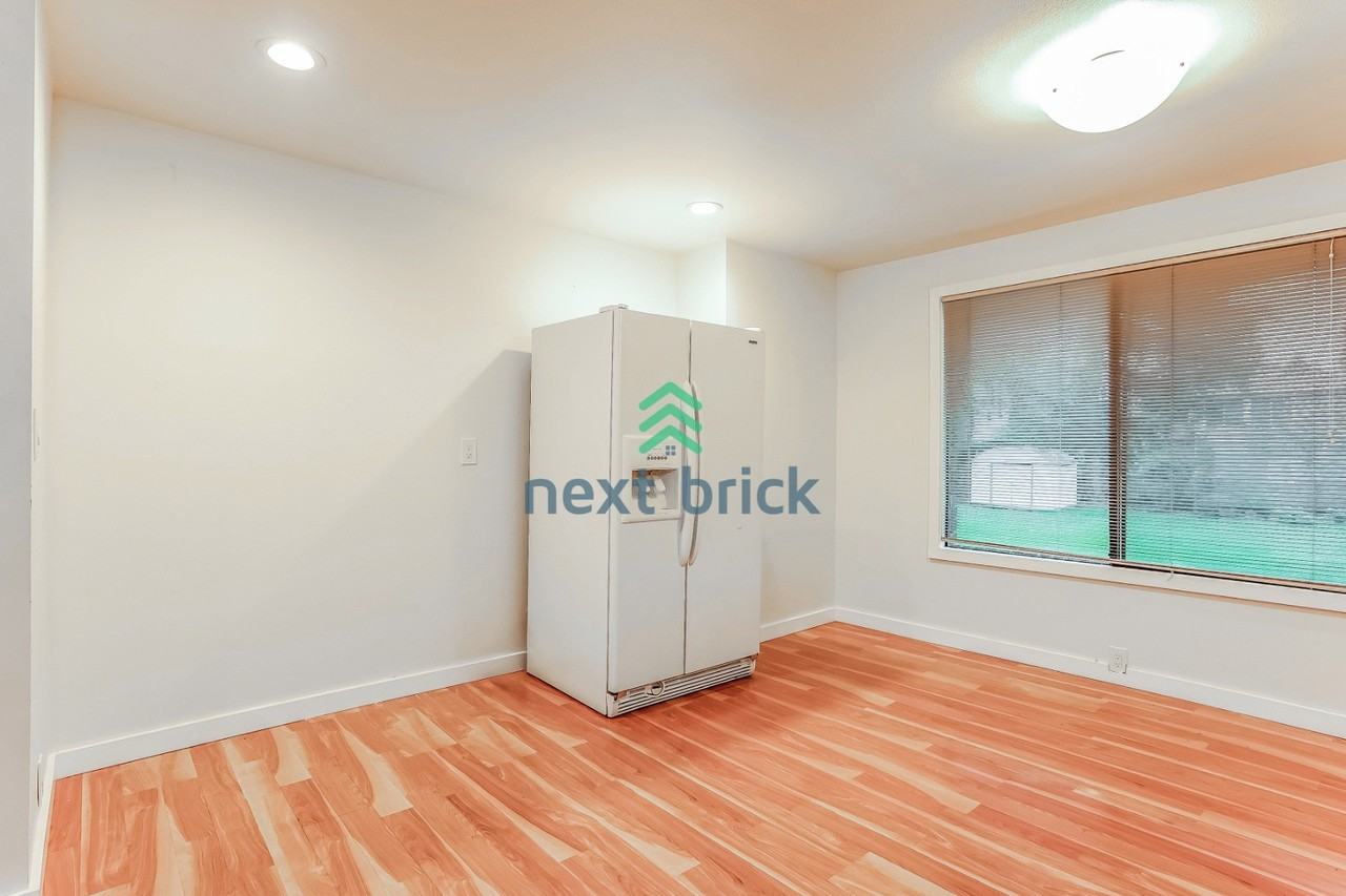 422 145th Ave Ne #B - Photo 7 of 21