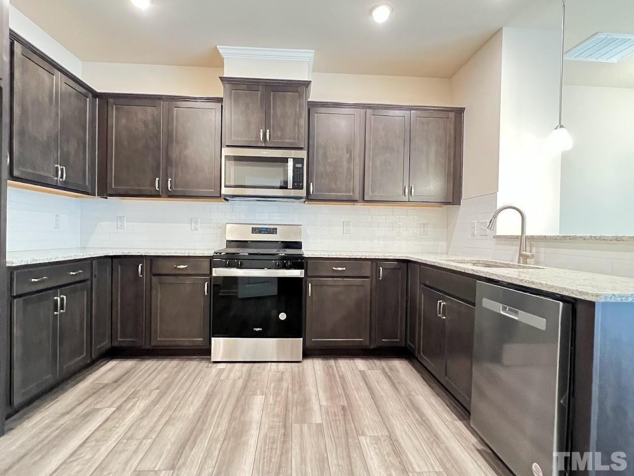 4812 Trikala Ave - Photo 3 of 15