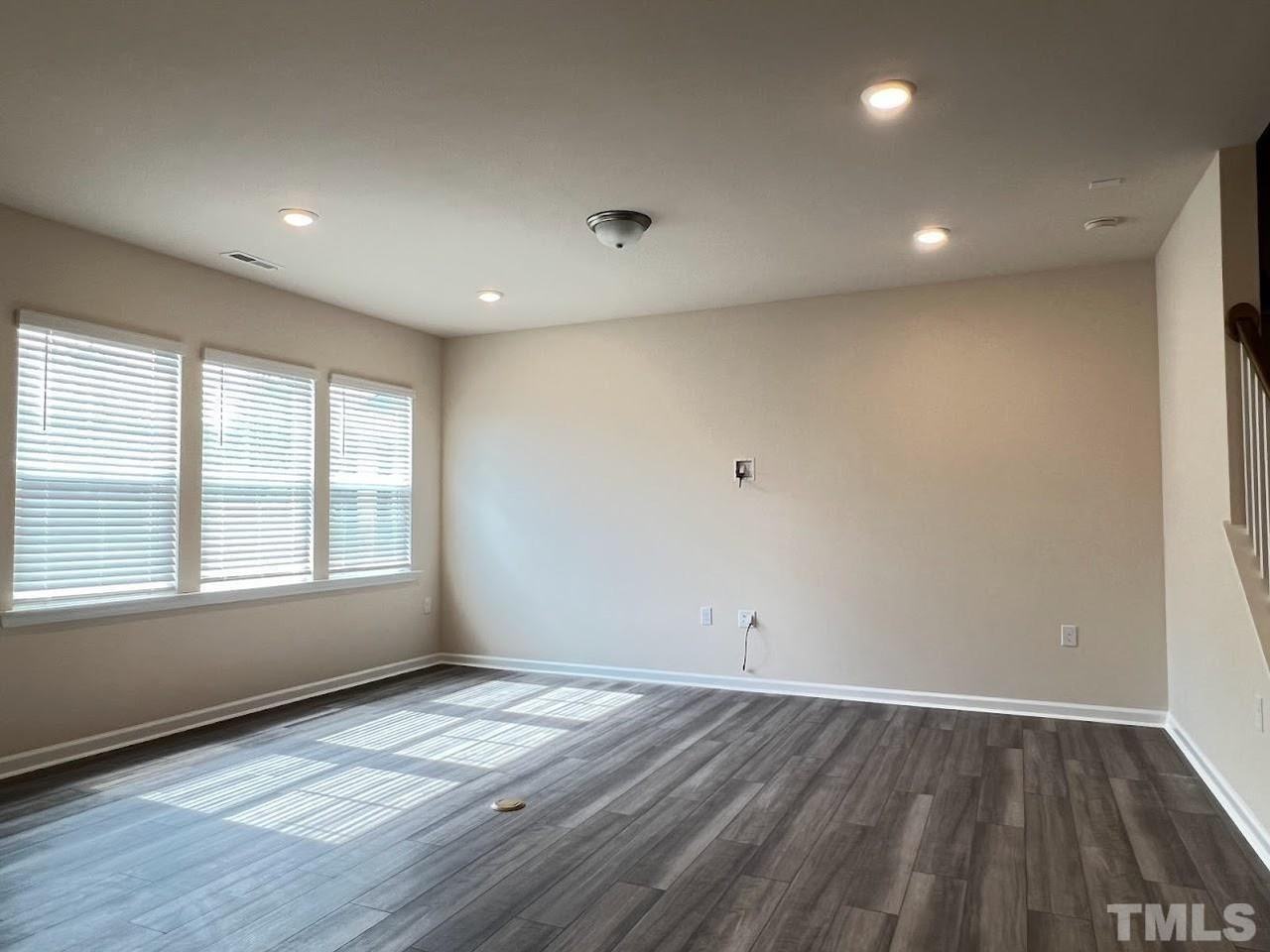 4812 Trikala Ave - Photo 6 of 15