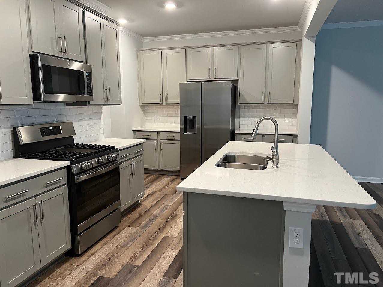 280 Hiking Hill Ln - Photo 3 of 17